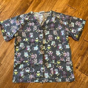 UA Scrub Top Grey with Owls